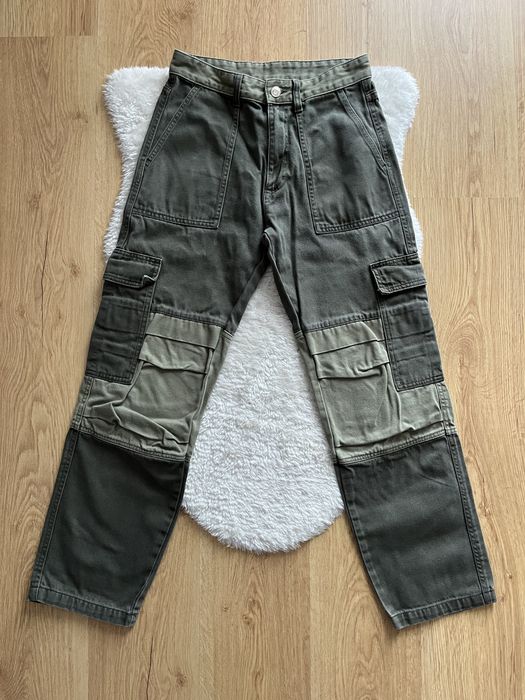 khaki ciemno zielone szerokie spodnie dżinsowe cargo