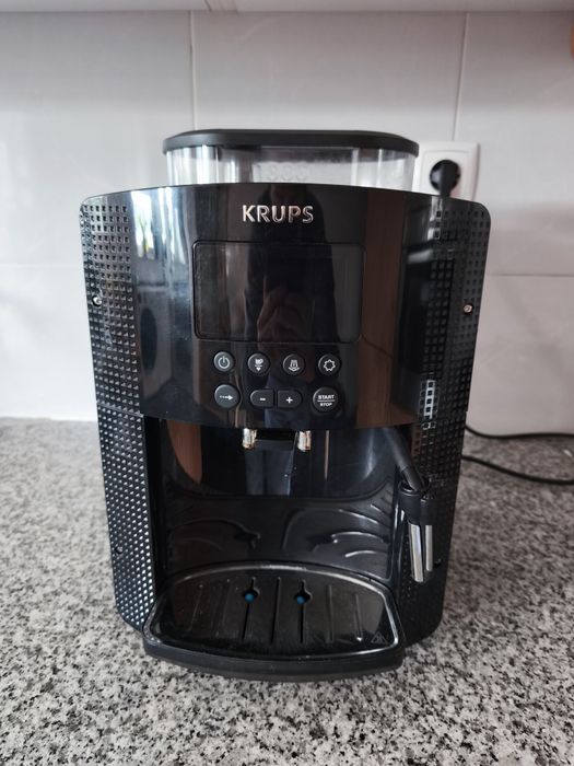 Máquina de Café Krups Automática e Digital com moinho