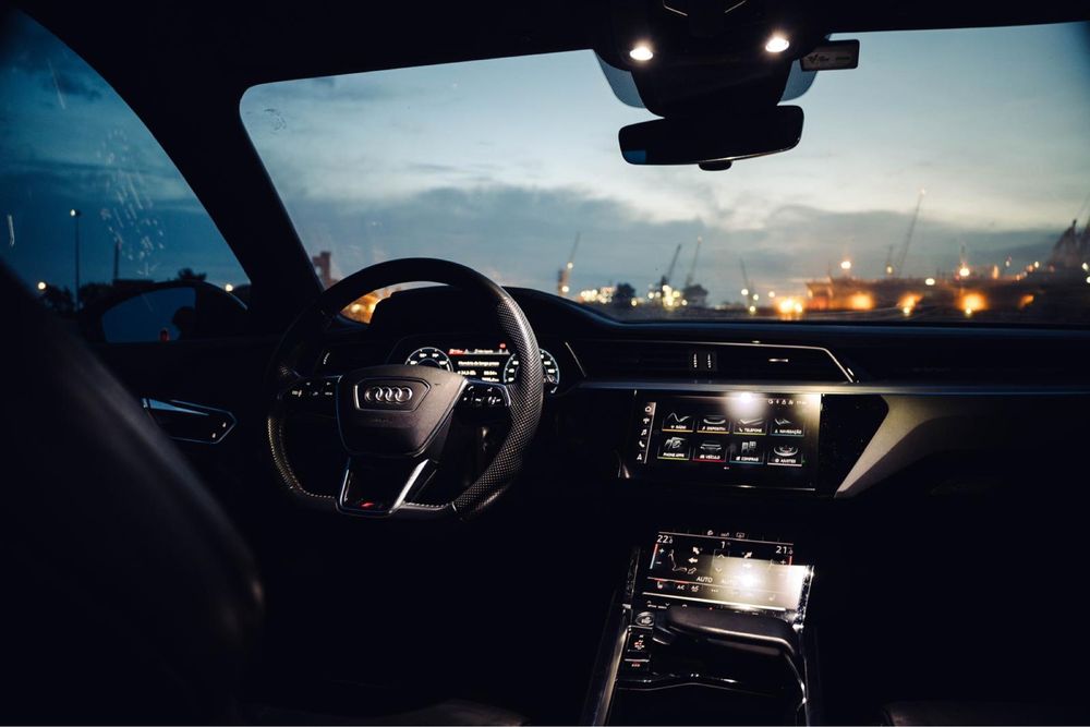 Vendo Audi e-tron 55 em excelente estado