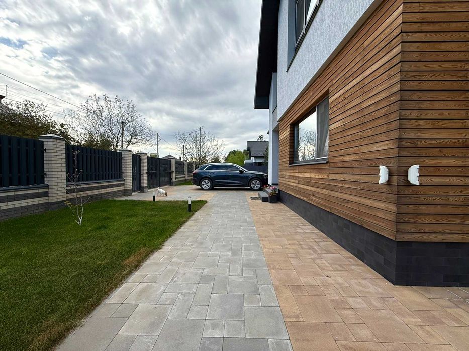 Двоповерховий Будинок З Ремонтом ТА Меблями, 10 КМ Від ЦЕНТРУ МІСТА