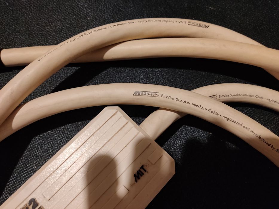 Kable Bee Wire Mit terminator 2 2x220cm