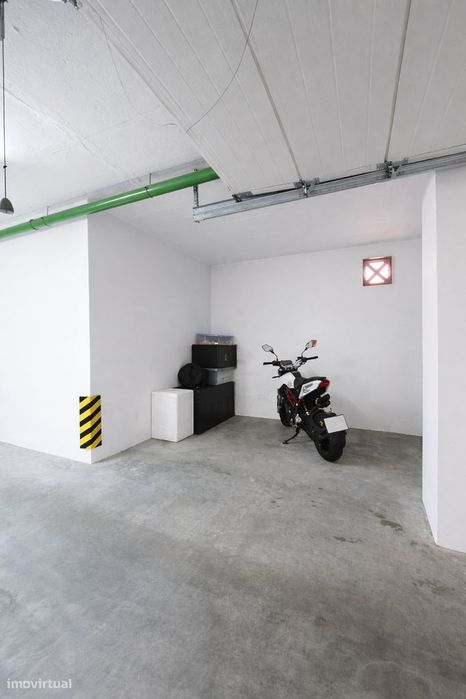 T2 com Box de 32,85 m² e Arrecadação de 19,60 m² com Piscina
