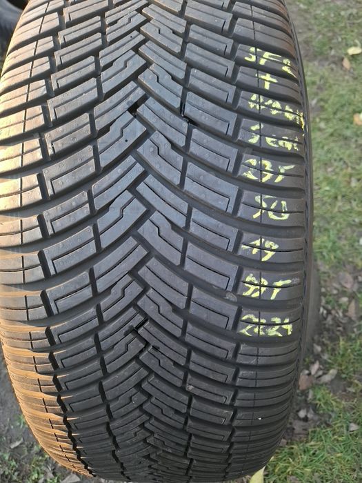 Pirelli AllSeason Cinturato sf2 Elect Seal 235.50.19..99t nowa 22.24 r