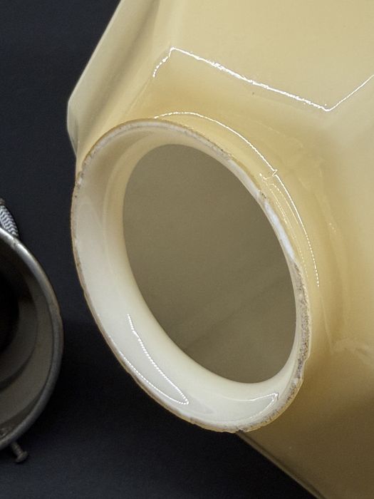 Lampa wisząca z kloszem ze szkła wazelinowego