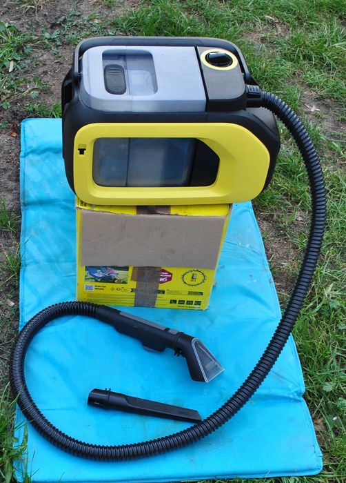 Odkurzacz bateryjny Karcher SE 3-18 Compact do prania tapicerki