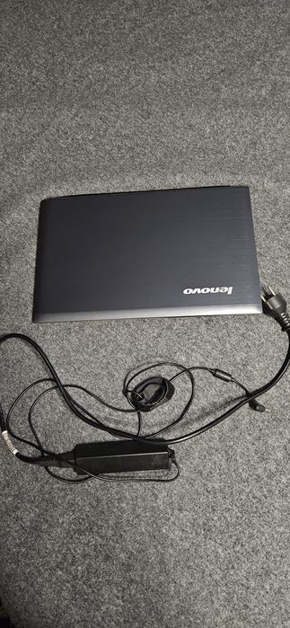 Ноутбук Lenovo v560