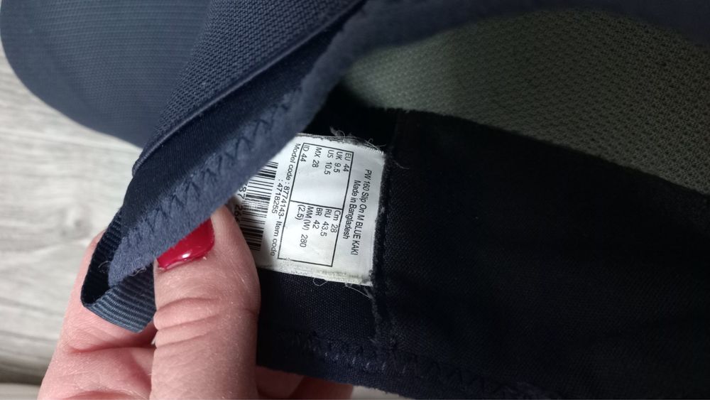 Фірмові кросівки  Decathlon