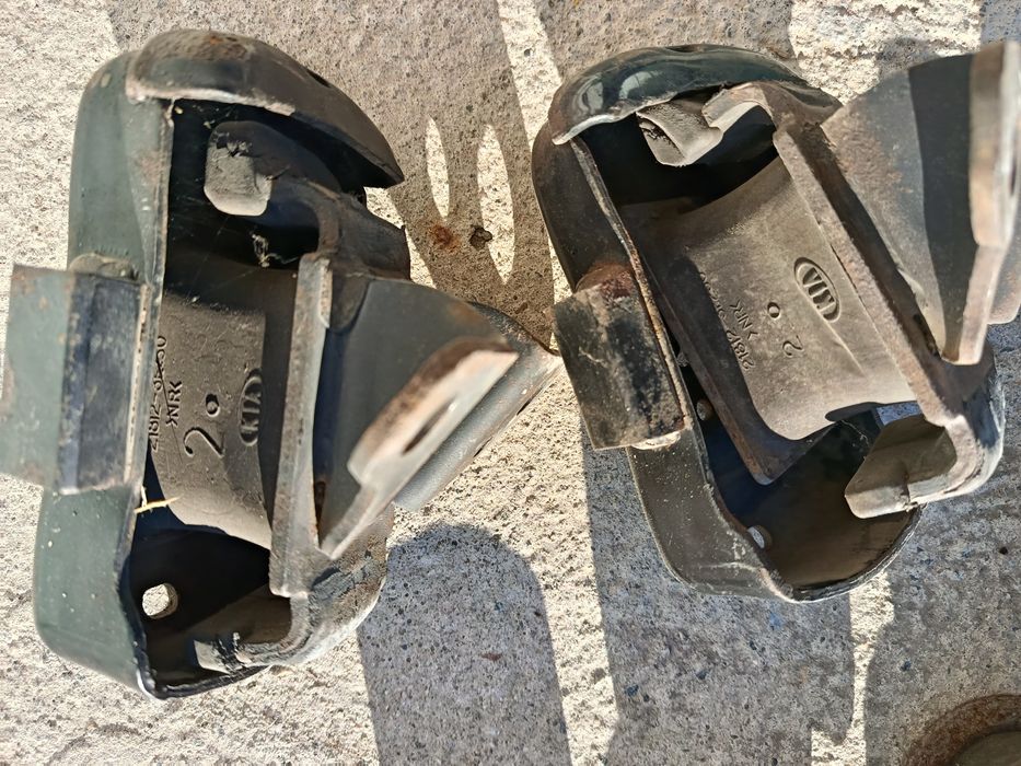 Подушка двигуна коробки куліса Hyundai H1 з малим пробігом