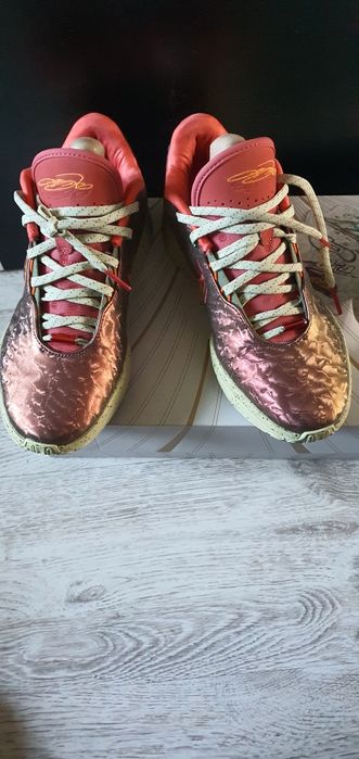 Jordan LeBron XXI quenn conch