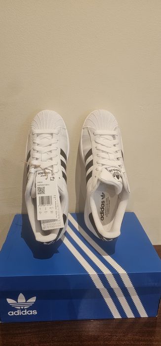 Adidas Superstar 43  ***NOVOS***