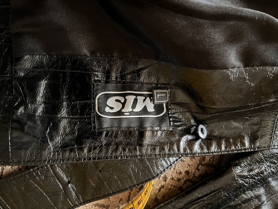 Куртка шкіряна лак