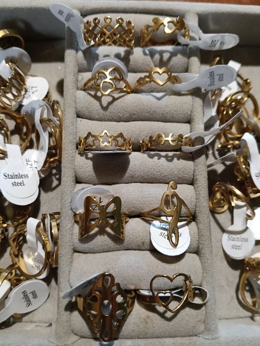 Imitacja złota, stal