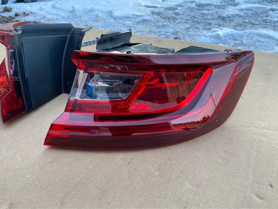 Фонар левый правый Renault Megane 4 хетчбек 265554829R, 265509578R