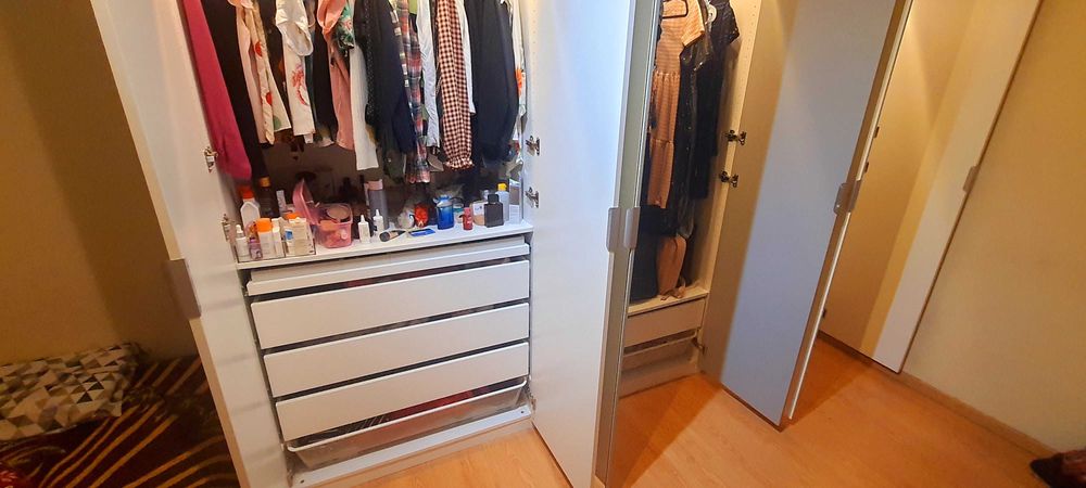 Roupeiro seis portas IKEA branco