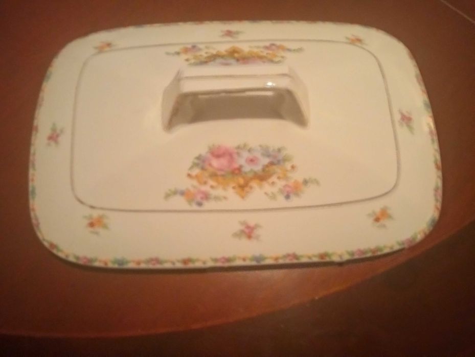 Vista Alegre terrinas e travessas