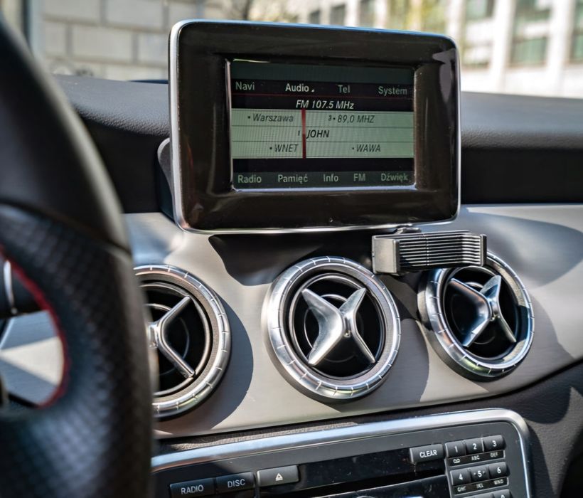 Uchwyt na telefon Mercedes A/CLA/GLA