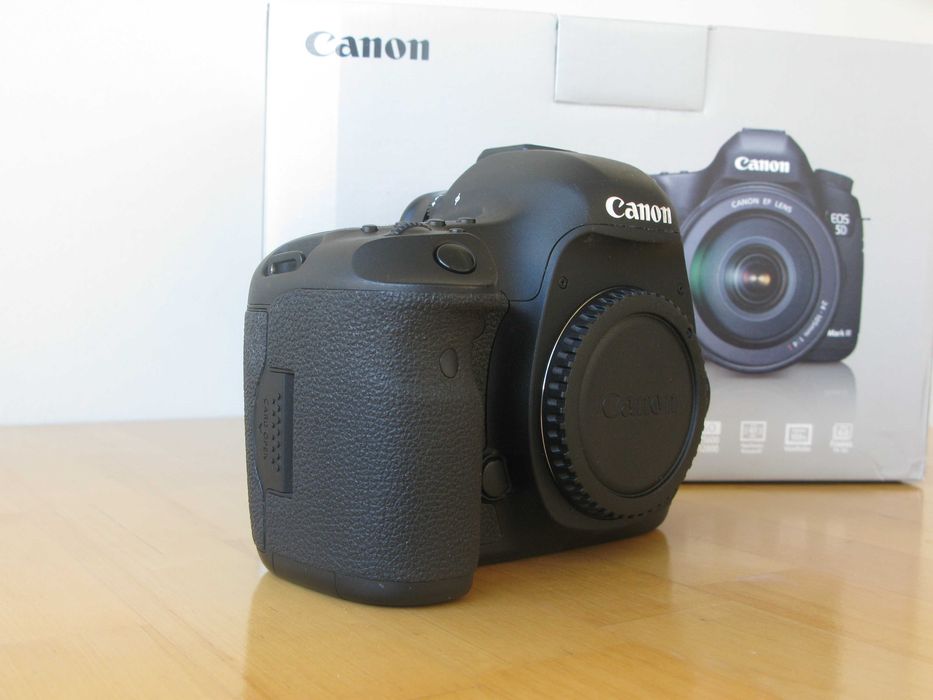 Máquina fotográfica digital Canon 5D III e acessórios