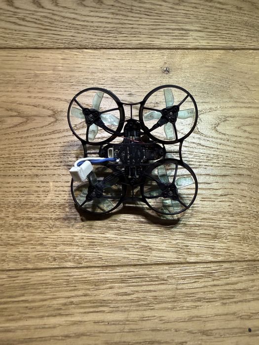 TinyWhoop 65mm Custom Race - Newbeedrone Cockroach 65mm