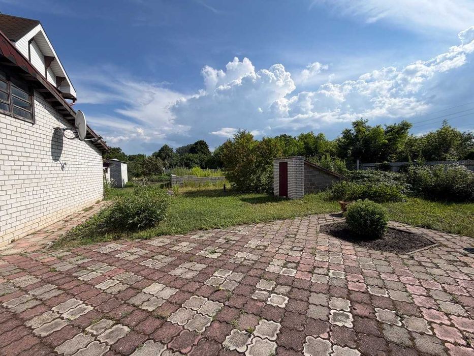 Продаж 3 поверхового будинку в с. Хмельовик 200 м2