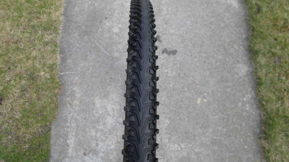 Opona 28" CST Traveller Cross  44-622
