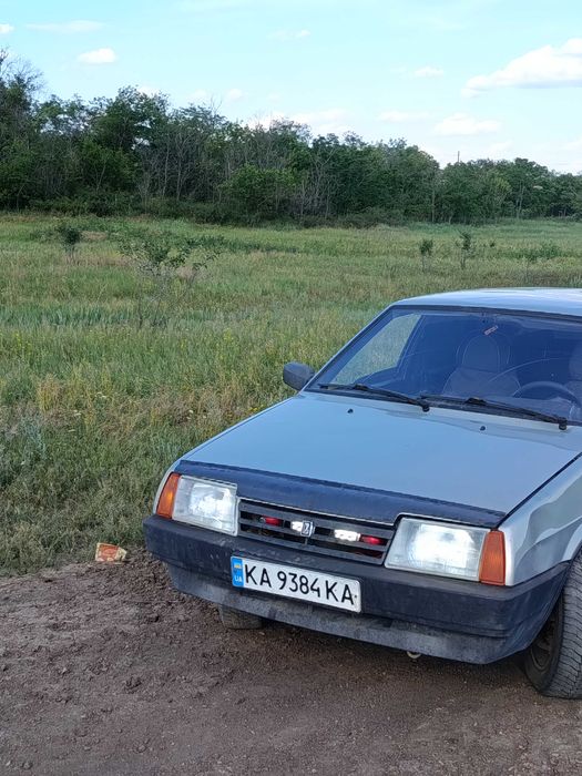 Продам машину ваз 21099