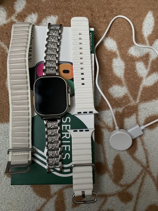 Смарт годинник з ремінцями