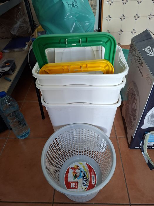 Balde sombrinhas. Reciclagem.etc.