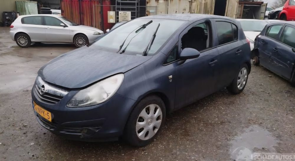 Corsa d 1.2  z168 zderzak lampa drzwi klapa  blotnik