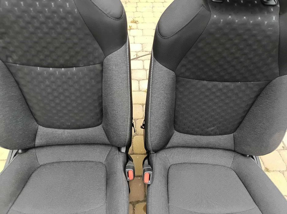 Toyota Corolla E21 sedan fotele kanapa boczki tunel lift wysyłka