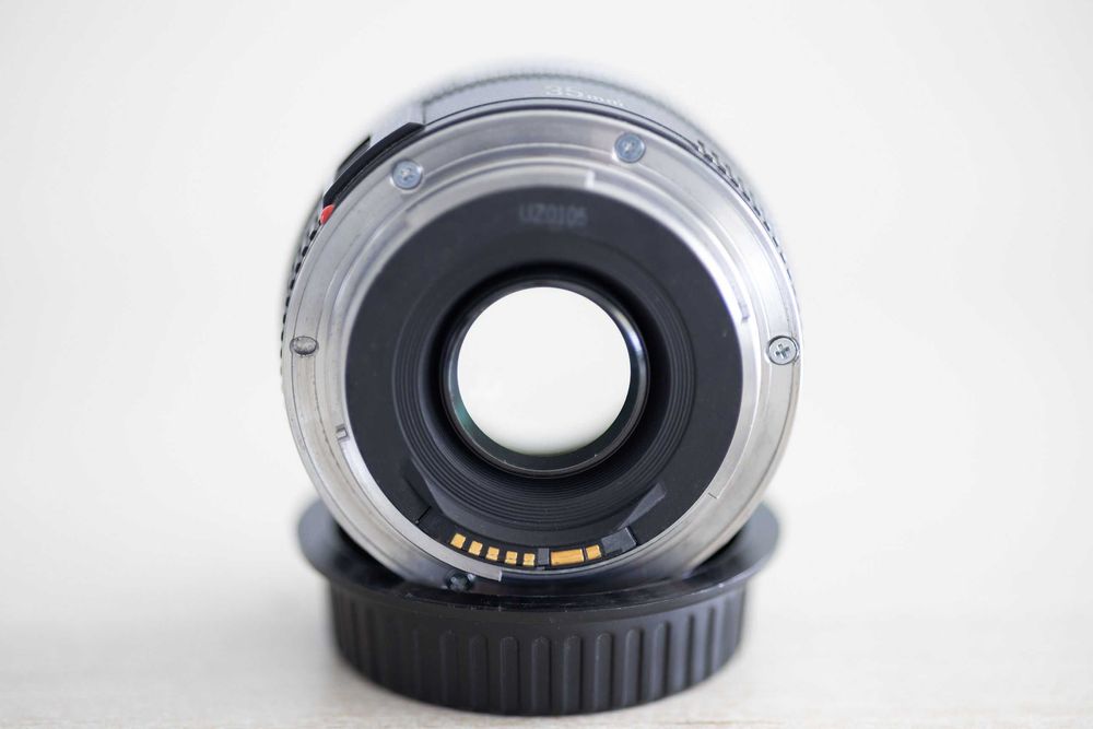 Objetiva Canon EF 35mm f2