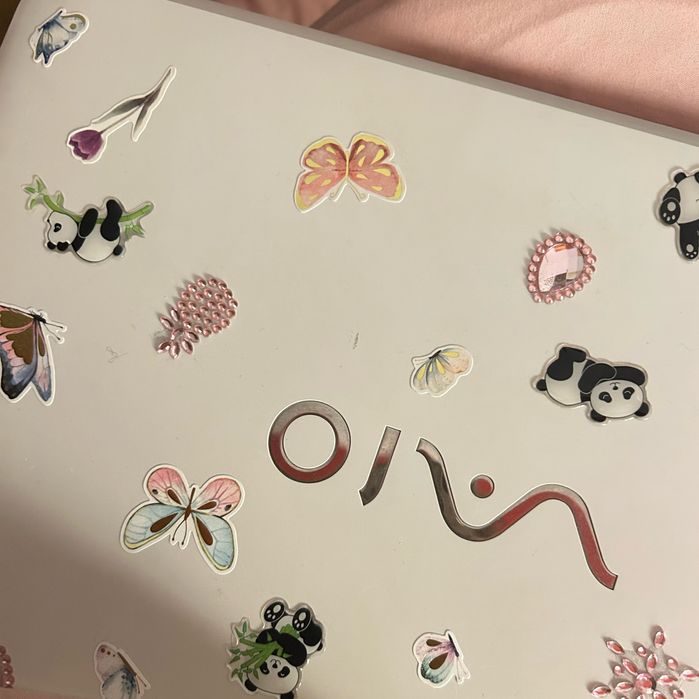 Laptop vaio bialy z naklejkami