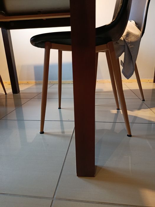 Stół kuchenny brąz