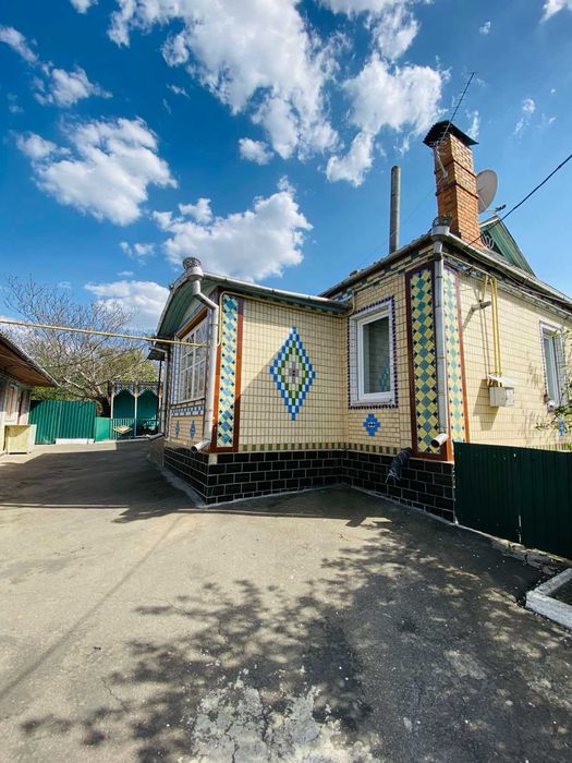 (3) Продам гарний добротний будинок в м. Немирів 0925