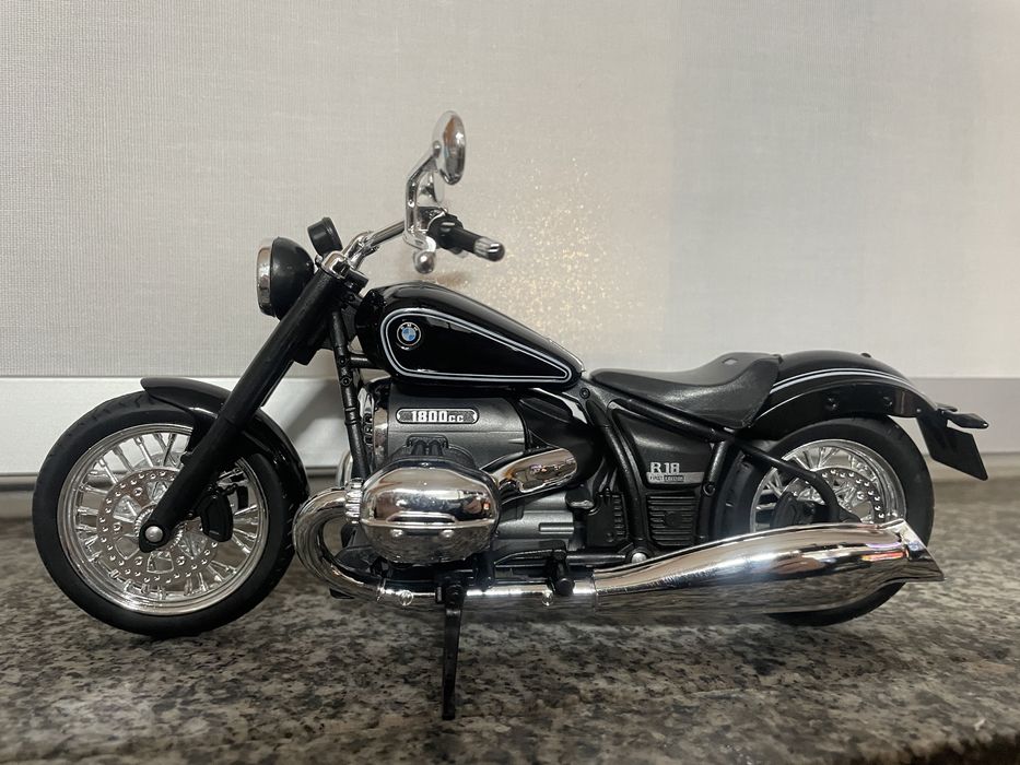 Mota bmw r18 escala 1:12