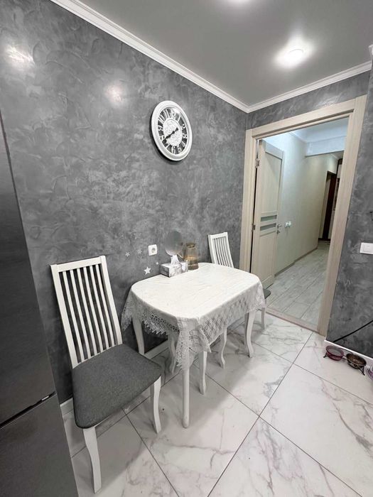 3 кімнатна квартира в Центрі з дизайнерським ремонтом[]