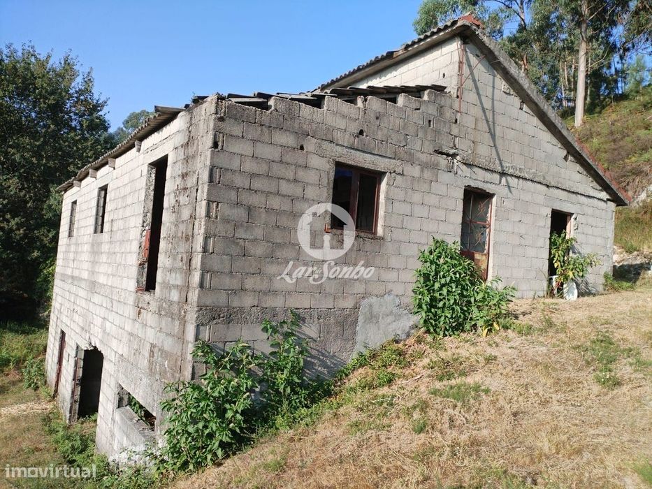 Moradia para restaurar Rossas Vieira do Minho