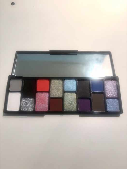 Kapeine paleta 16 cieni