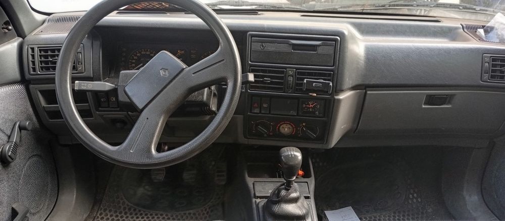 Vendo Renault 19 500 euros