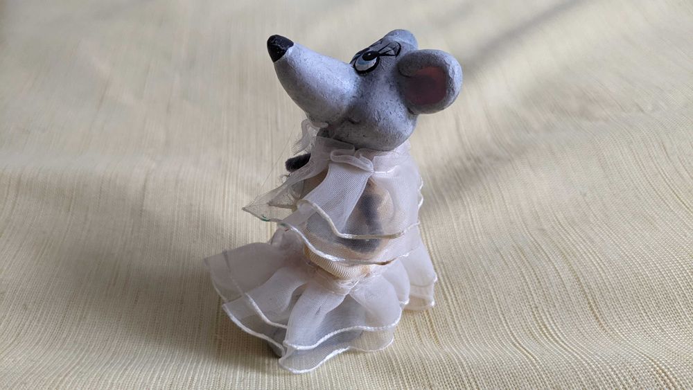Mysz w sukni | figurka | zabawka