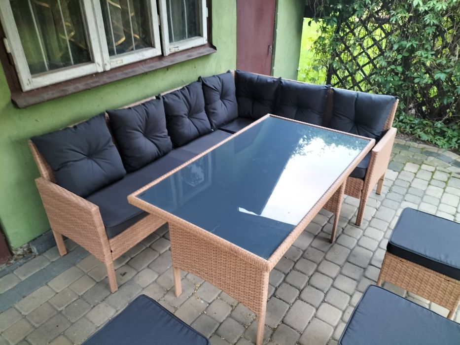 Zestaw mebli ogrodowych tarasowych narożny+stół i trzy pufki