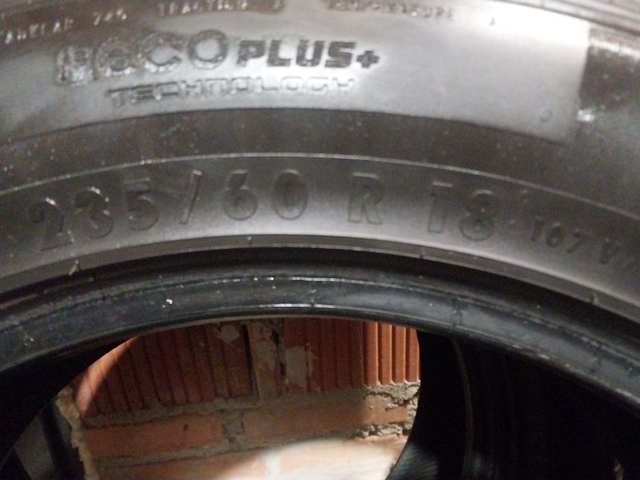 ШИНИ Continental  235/60 R18