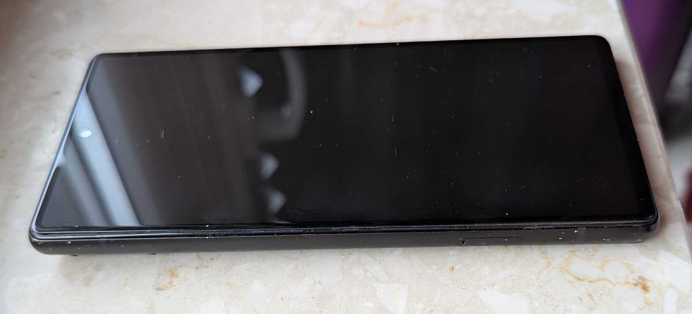 Google Pixel 6 – uszkodzony, na części, z etui