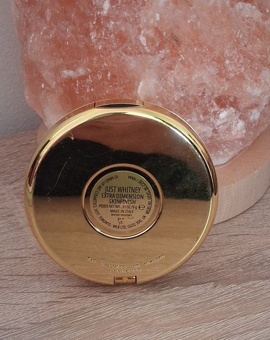 Rozświetlający bronzer Mac Extra Dimension kolor Just Whitney