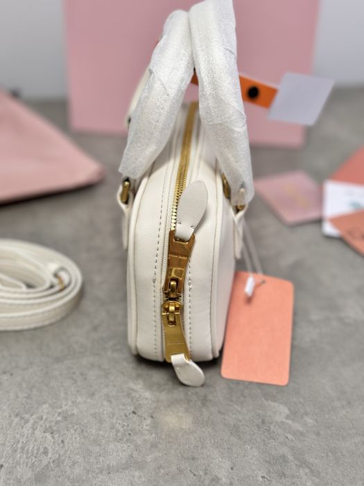 Шкіряна сумка у стилі miu miu