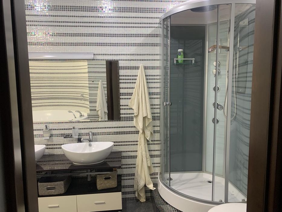 Продажа 3х кв ,общ.150м,цена 135т$торг
