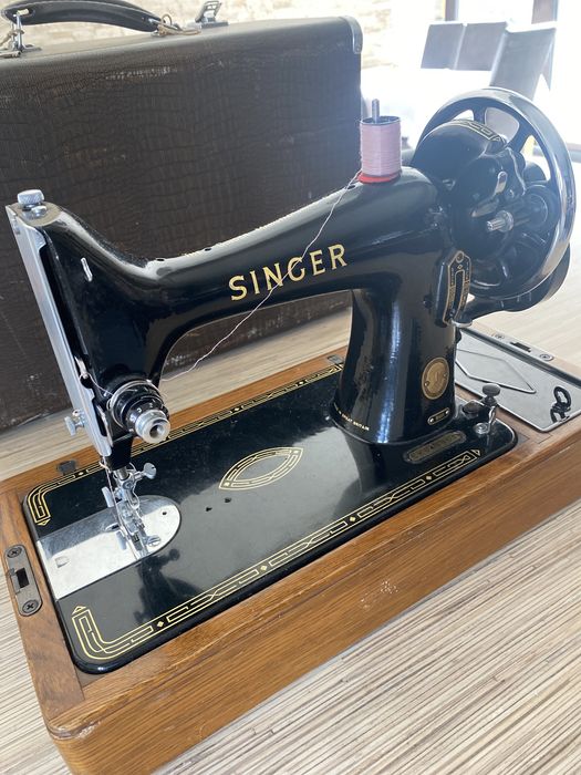 Stara maszyna do szycia Singer model 99k