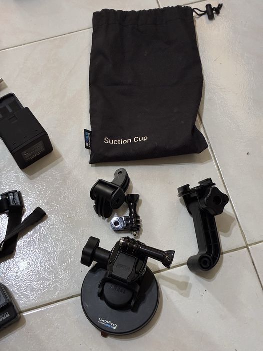 Gopro 7 black - com muitos acessorios