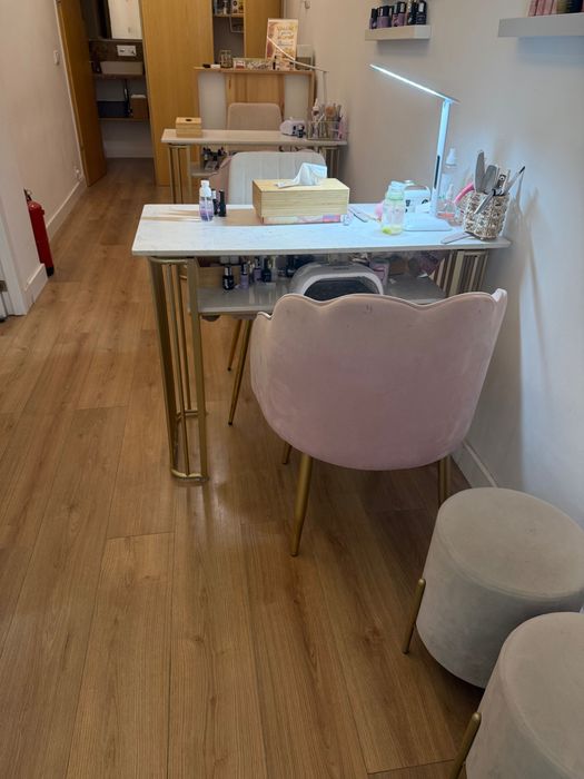 Mesa para manicure