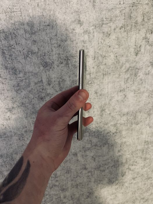 Продам samsung Note 8 в идеальном состоянии