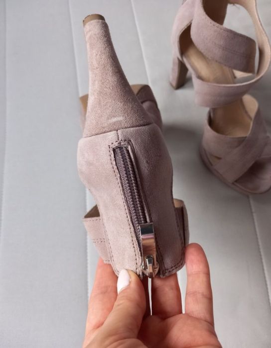 Skóra naturalna sandały na obcasie 36 deichmann 5th avenue